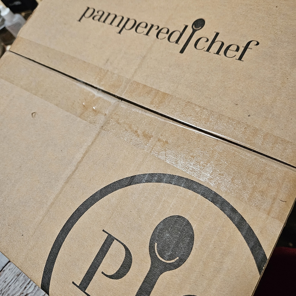 Pampered Chef Rockcrok Dutch Oven Box - Picture 2 of 4